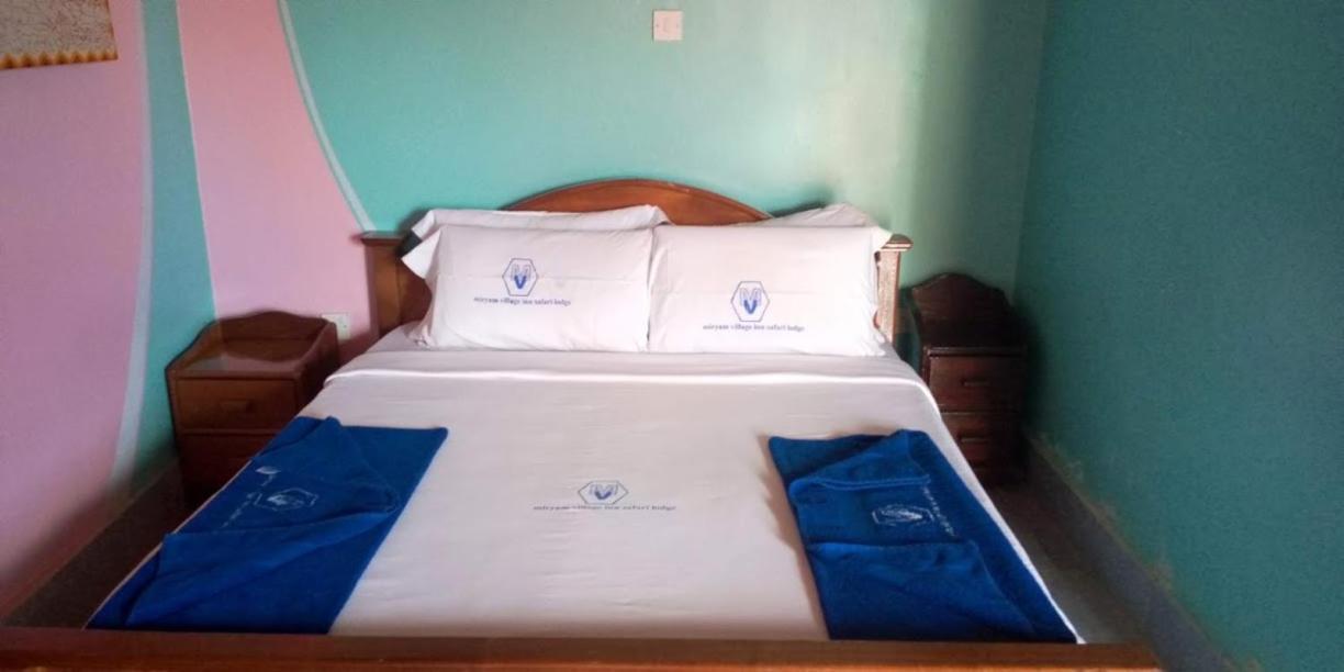Miryams Village Inn Safari Lodge Sultan Hamud Екстериор снимка